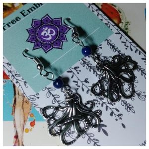 Cthuhlu earrings with Lapis